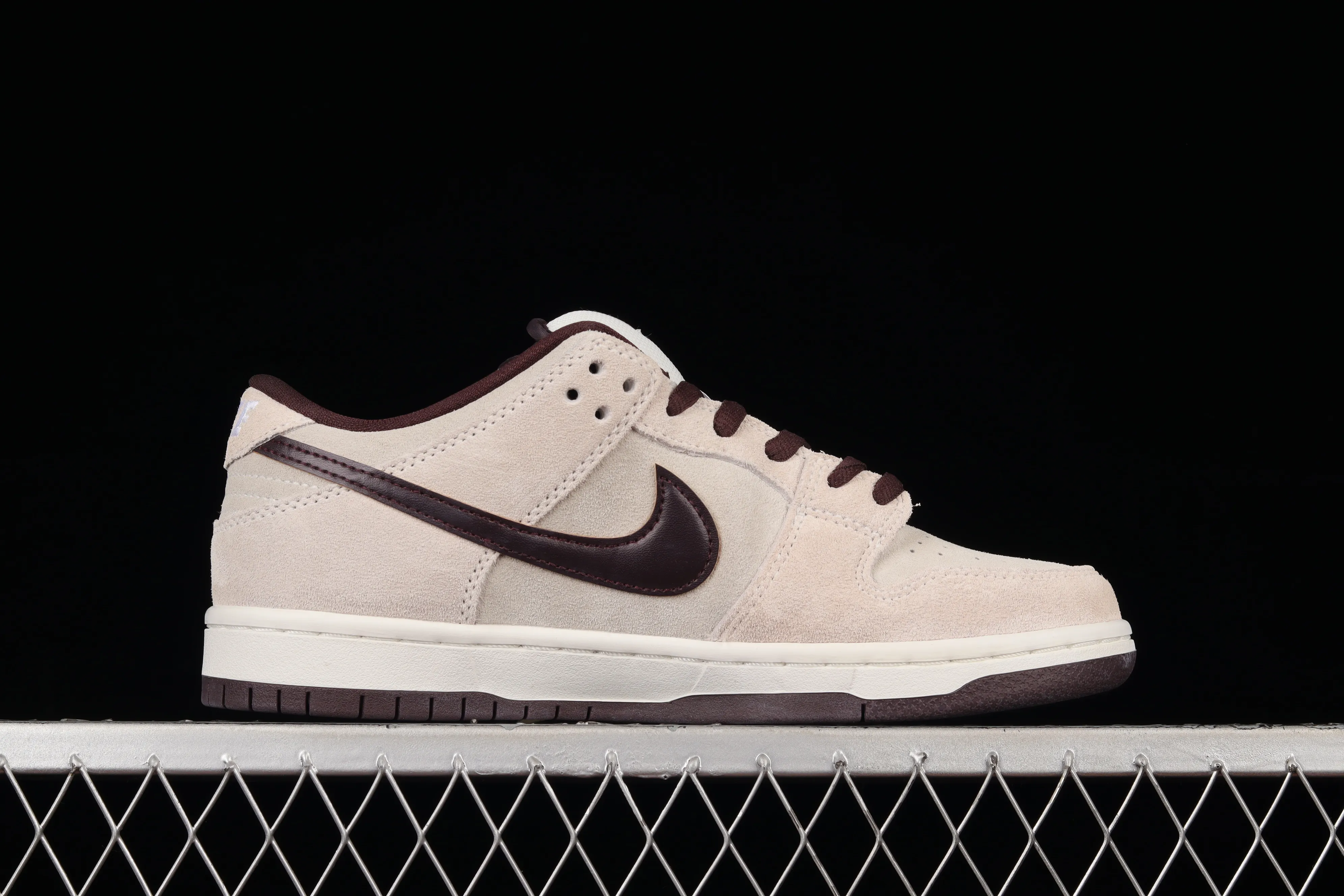 All categories Nk SB Dunk series Nk SB Dunk Low low-top sneakers F version Nk SB Dunk Low "Desert Sand" dark brown gray low-top series casual sneakers BQ6817-004